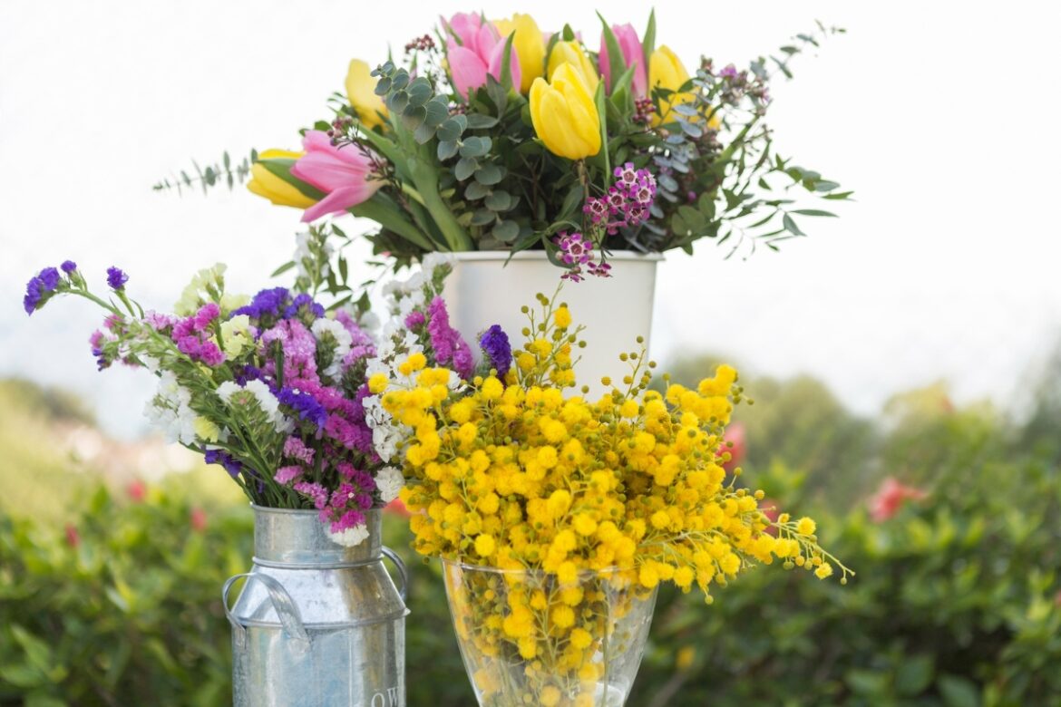 Kwiaty na Wielkanoc – do doniczki, stroika i wazonu